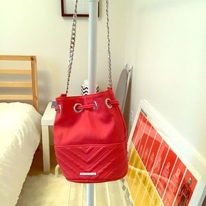 BCBG Bucket Chain Strap Crossbody Bag in Hot Pink